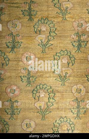 Ein Krzeszowice-Wandteppich aus dem 18. Jahrhundert aus der Krzeszowice-Sammlung, der beispielhaft für die Webkunst und dekorative Textilkunst ist. Stockfoto