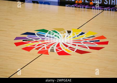 Minneapolis, Minnesota, USA. März 2024. Das Logo auf dem Mittelfeld beim TIAA Big10 Frauen Basketballturnier 2024 im Target Center am 7. März 2024. (Kreditbild: © Steven Garcia/ZUMA Press Wire) NUR REDAKTIONELLE VERWENDUNG! Nicht für kommerzielle ZWECKE! Stockfoto