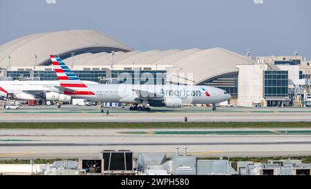 N771AN American Airlines Boeing 777-223ER am Los Angeles International Airport LAX / KLAX Los Angeles, Kalifornien, USA, Vereinigte Staaten von Amerika, 17.02.2024 *** N771AN American Airlines Boeing 777 223ER am Los Angeles International Airport LAX Los Angeles, Kalifornien, USA, USA, 17 02 2024 Stockfoto