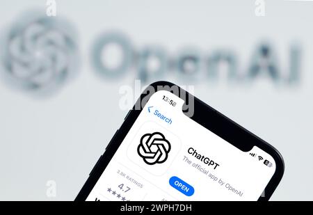OpenAI ChatGPT App Launch auf Smartphone: Revolutionieren Sie die KI-Interaktion unterwegs Stockfoto