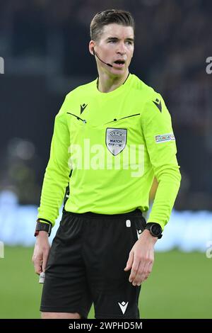 Stadio Olimpico, Rom, Italien. März 2024. Europa League, Achtelfinale Fußball; Roma gegen Brighton und Hove Albion; Schiedsrichter Francois Letexier Credit: Action Plus Sports/Alamy Live News Stockfoto