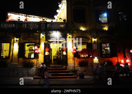 Sakura Restaurant am Abend. Alte Stadt Hoi an, Vietnam. Stockfoto
