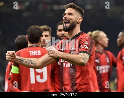 Mailand, Italien. März 2024. Olivier Giroud (Front) des AC Mailand feiert sein Tor beim Achtelfinale der UEFA Europa League am 7. März 2024 zwischen AC Mailand und Slavia Praha. Quelle: Valeria Abis/Xinhua/Alamy Live News Stockfoto