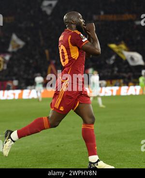 Rom, Italien. März 2024. Romelu Lukaku feiert sein Tor beim Achtelfinale der UEFA Europa League am 7. März 2024 in Rom, Italien. Quelle: AO Gusituo¤kasasuoli/Xinhua/Alamy Live News Stockfoto