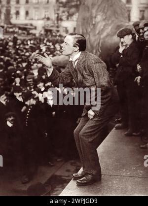 Der junge Winston Churchill sprach in den frühen 1900er Jahren vor einer Menschenmenge Stockfoto