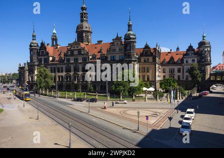 Residenzschloss Dresden, Sachsen, Deutschland Gebäudekomplex des Dresdner Residenzschlosses, in dem auch das weltberühmte Grüne Gewölbe untergebracht ist, Innere Altstadt von Dresden, Sachsen, Deutschland. Gebäudeensemble des Residenzschlosses Dresden, das auch das weltberühmte Grüne Gewölbe beherbergt, Innere Altstadt von Dresden, Sachsen, Deutschland. Stockfoto