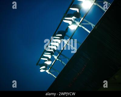 Manchester, Großbritannien. März 2024. Manchester, England, 7. März 2024 Stadium Lights - das Spiel des FA Womens Continental Cup zwischen Manchester City und Chelsea im Joie Stadium in Manchester, England. (Beast/SPP) Credit: SPP Sport Press Photo. /Alamy Live News Stockfoto