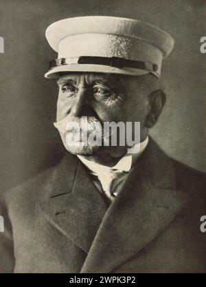 Graf Ferdinand von Zeppelin (deutsch: Ferdinand Adolf Heinrich August Graf von Zeppelin; 8. Juli 1838–8. März 1917) war ein deutscher General und späterer Erfinder der Zeppelin-Starrluftschiffe. Sein Name wurde zum Synonym für Luftschiffe und dominierte den Fernflug bis in die 1930er Jahre Er gründete die Firma Luftschiffbau Zeppelin. Stockfoto