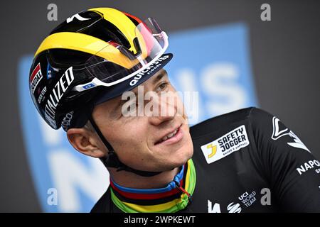 Sisteron, Frankreich. März 2024. Der belgische Remco Evenepoel of Soudal Quick-Step, aufgenommen am Beginn der sechsten Etappe des 8-tägigen Radrennens Paris-Nizza, 198 km von Sisteron nach La Colle-sur-Loup, Frankreich, Freitag, 08. März 2024. BELGA FOTO JASPER JACOBS Credit: Belga News Agency/Alamy Live News Stockfoto