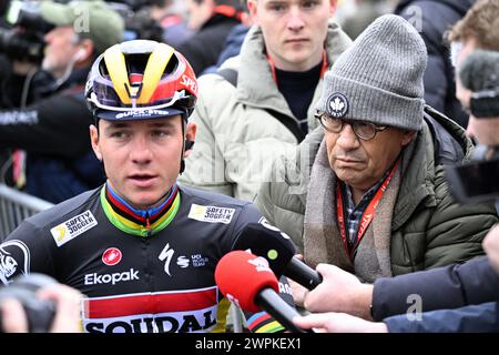 Sisteron, Frankreich. März 2024. Der belgische Remco Evenepoel of Soudal Quick-Step, aufgenommen am Beginn der sechsten Etappe des 8-tägigen Radrennens Paris-Nizza, 198 km von Sisteron nach La Colle-sur-Loup, Frankreich, Freitag, 08. März 2024. BELGA FOTO JASPER JACOBS Credit: Belga News Agency/Alamy Live News Stockfoto