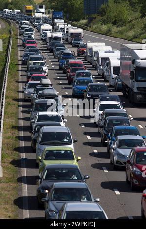 23/05/15 die M5 bei Bristol hält an, als sich Caravans und Urlauber auf den Weg nach Südwesten für das Feiertagswochenende machen Stockfoto