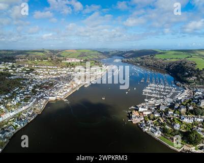 Dartmouth und Kingswear über dem Fluss Dart von einer Drohne, Devon, England, Europa Stockfoto