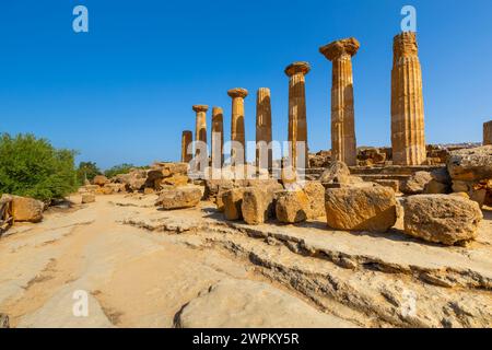 Tempel des Herakles, Valle dei Templi (Tal der Tempel), UNESCO-Weltkulturerbe, hellenische Architektur, Agrigento, Sizilien, Italien, Mittelmeer Stockfoto