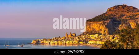 Panoramablick auf Cefalu, Provinz Palermo, Sizilien, Italien, Mittelmeer, Europa Stockfoto