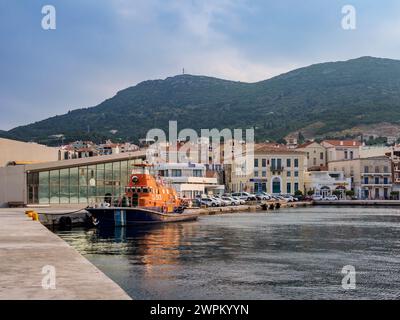 Alter Hafen Terminal, Samos Stadt, Samos Insel, Nordägäis, Griechische Inseln, Griechenland, Europa Stockfoto