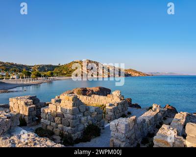 St. Ruinen der Basilika Stefanos bei Sonnenuntergang, Agios Stefanos Beach, Kos Island, Dodekanese, griechische Inseln, Griechenland, Europa Stockfoto