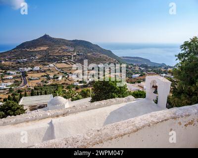 Weiß getünchte Kirchen von Patmos Chora, erhöhte Aussicht, Patmos Island, Dodekanese, griechische Inseln, Griechenland, Europa Stockfoto