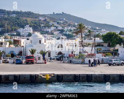 Uferpromenade von Skala, Patmos, Dodekanes, griechische Inseln, Griechenland, Europa Stockfoto