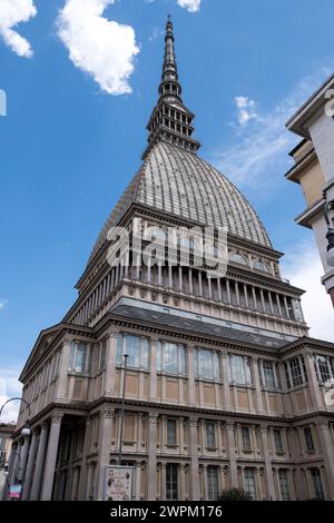 Blick auf die Mole Antonelliana, ein bedeutendes Wahrzeichen, benannt nach ihrem Architekten Alessandro Antonelli, Turin, Piemont, Italien, Europa Stockfoto