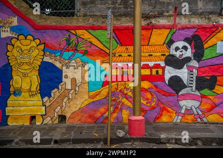 Blick auf Wandkunst in der chinesischen Botschaft, Chinatown, Port Louis, Mauritius, Indischer Ozean, Afrika Stockfoto