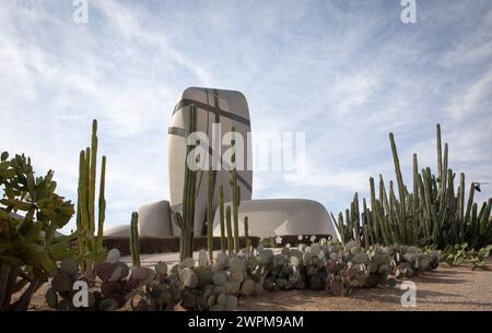 Dammam, Saudi-Arabien, 2. März 2024: Ithra-Museum in der Landschaft von Dammam Stockfoto