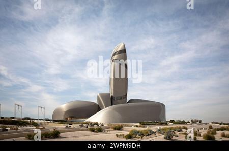 Dammam, Saudi-Arabien, 2. März 2024: Ithra-Museum in der Landschaft von Dammam Stockfoto