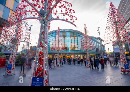 Blick auf Geschäfte und Weihnachtsbeleuchtung, Liverpool City Centre, Liverpool, Merseyside, England, Vereinigtes Königreich, Europa Copyright: FrankxFell 844-32443 Stockfoto