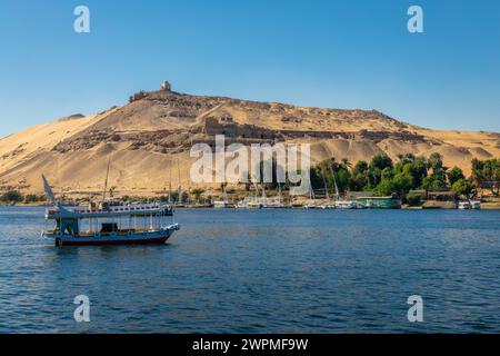 Kuppel von Abu Al-Hawa (Qubbet el-Hawa) oder Kuppel des Windes und des Nils in Assuan, Ägypten Stockfoto