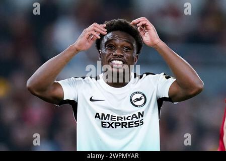 Rom, Italien. März 2024. Tariq Lamptey von Brighton & Hove Albion sieht beim Spiel der UEFA Europa Achtelfinale zwischen AS Roma und Brighton & Hove Albion FC im Stadio Olimpico am 7. März 2024 in Rom, Italien, aus. Quelle: Giuseppe Maffia/Alamy Live News Stockfoto