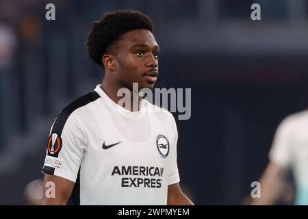 Tariq Lamptey aus Brighton sieht beim Achtelfinale der UEFA Europa League am 7. März 2024 in Rom, Italien, ALS Roma - Brighton & Hove Albion im Stadio Olimpico an. Stockfoto