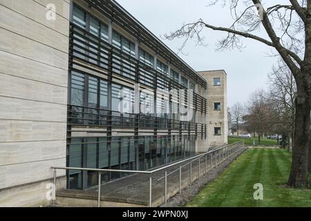 Rund um Cirencester, eine kleine Stadt in Gloucestershire. St. Jame's Place Hauptgebäude Stockfoto