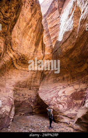 Wanderweg im Wadi Ghuweir in Dana, Jordanien, Nahost, Asien Stockfoto