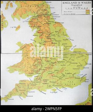 n alte 1946 farbige Schulbuchkarte mit den alten Grafschaften Englands (orographisch) Stockfoto