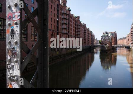 Blick auf das Wasserschloss in der Hamburger Speicherstadt Stockfoto