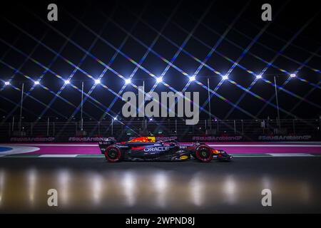 Dschidda, Saudi-Arabien. März 2024. 11 PEREZ Sergio (mex), Red Bull Racing RB20, Action während des Formel 1 STC Saudi Arabian Grand Prix 2024, 2. Runde der Formel 1 Weltmeisterschaft 2024 vom 7. Bis 9. März 2024 auf dem Jeddah Corniche Circuit in Jeddah, Saudi Arabien Credit: Independent Photo Agency/Alamy Live News Stockfoto