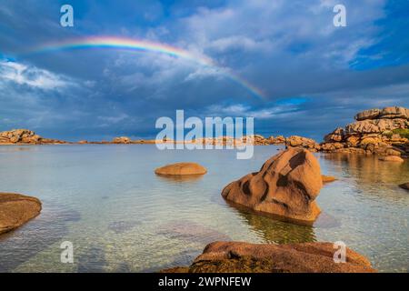 Ile Renote, Cote Granit Rose, Cotes d'Amour, Bretagne, Frankreich Stockfoto