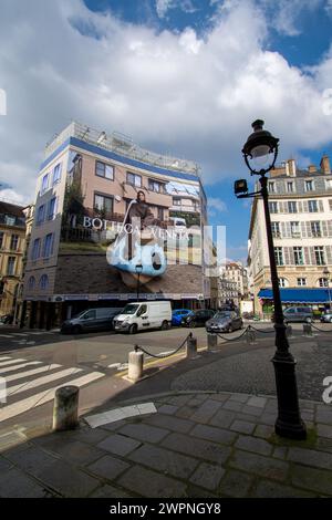 Riesige Werbetafel für Bottega Veneta, ein italienisches Luxusmodehaus, an der Fassade eines Pariser Gebäudes Stockfoto