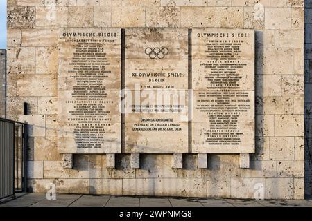 Olympiastadion Berlin, Gedenktafel für die Olympiasieger 1936 Stockfoto