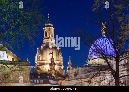 Dresden, Frauenkirche, Glaskuppel des Hauptgebäudes - umgangssprachlich „Zitronenquetscher“ der Akademie der bildenden Künste Dresden, Sachsen, Deutschland Stockfoto