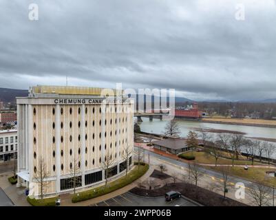 Elmira, NY, USA - 03-02-2024 - Luftbild der Stadt Elmira, NY, ganzjährige Aktivität. Stockfoto