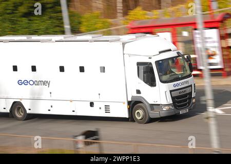 GEO Amey Gefängnisdienst eskortiert Gefangene von HMP Armley in Leeds, West Yorkshire, Großbritannien Stockfoto