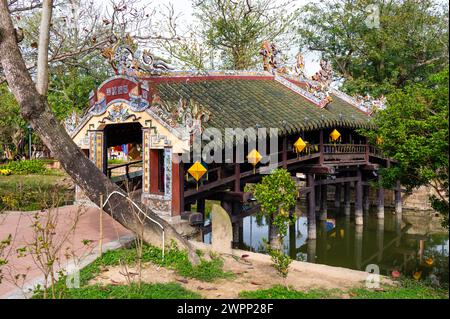 Thanh Toan überdachte Brücke. Hue, Vietnam Stockfoto