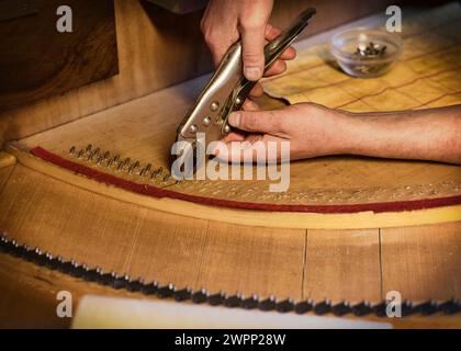 Impressionen einer Klavierwerkstatt Stockfoto