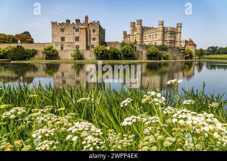 Das Wasserschloss von Leeds Castle bei Maidstone, Kent, England, Großbritannien, Europa Stockfoto