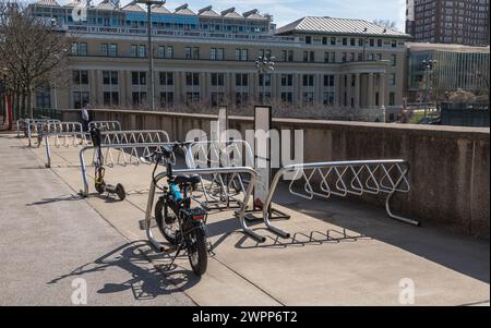 Gebäude auf dem Campus der Carnegie Mellon University in Pittsburgh, Pennsylvania, USA Stockfoto