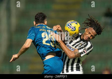 Portimao, Portugal. März 2024. PORTIMAO, PORTUGAL - 8. MÄRZ: Goncalo Faria Costa of Portimonense während des Spiels der portugiesischen Liga 1 zwischen Portimonense und dem FC Porto im Estadio Municipal de Portimao am 8. März 2024 in PORTIMAO, Portugal (Foto: Henk Seppen/Orange Pictures) Credit: Orange Pics BV/Alamy Live News Stockfoto