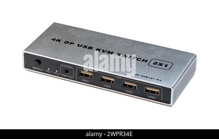 4K HD USB KVM Switch-Gerät mit vielen Anschlüssen, Verbindung und Steuerung von zwei Computern mit einem Monitor, Tastatur und Maus, isoliert auf einem W Stockfoto