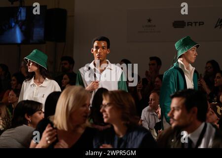 Lissabon, Portugal. März 2024. Während der Decenio X Molnm Fashion Show im ModaLisboa for Good, der Lissabon Fashion Week in Lisboa, spaziert ein Model auf dem Laufsteg. (Foto: Bruno de Carvalho/SOPA Images/SIPA USA) Credit: SIPA USA/Alamy Live News Stockfoto