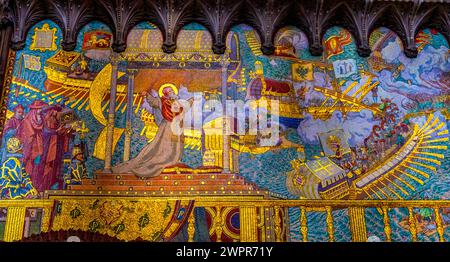 Bunte vergoldete Schlacht von Lepanto Mosaic Basilika Notre Dame de Fourvière Lyon Frankreich. Lepanto 1571 Papst und Christen besiegten Türken in Griechenland. C Stockfoto