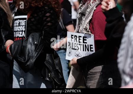 Beirut, Libanon. März 2024. Am Tag der Frauenrechte demonstrieren feministische Demonstranten am 8. März 2023 in Beirut, Libanon, in Solidarität mit Gaza vor dem UN-Frauenbüro. Foto: Sandro Basili/ABACAPRESS.COM Credit: Abaca Press/Alamy Live News Stockfoto